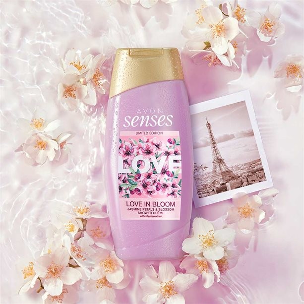 Крем-гель для душа "Любовь в цвету. Лепестки и цветы жасмина"