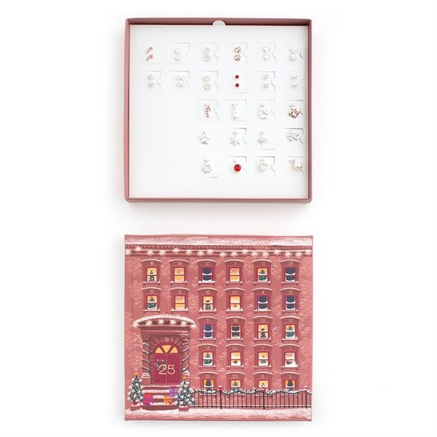 Комплект бижутерии "Скарлетт": украшение на шею (1 шт.), серьги (12 пар), сменные подвески (12 шт.) Комплект бижутерии "Скарлетт": украшение на шею (1 шт.), серьги (12 пар), сменные подвески (12 шт.)