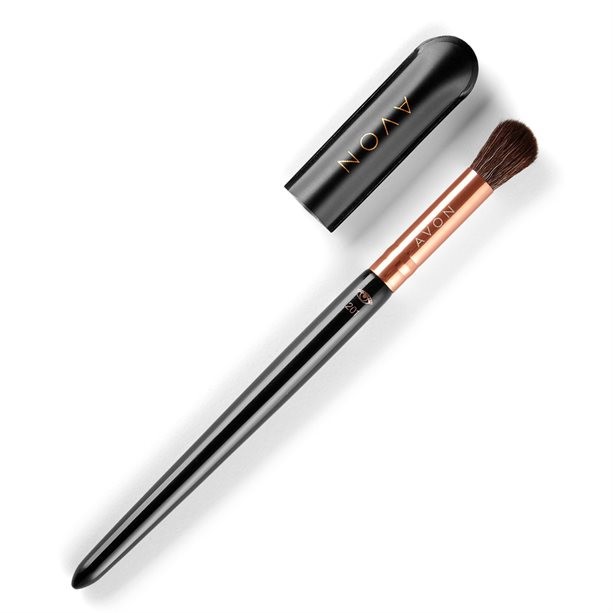 Кисть для нанесения и растушевки теней